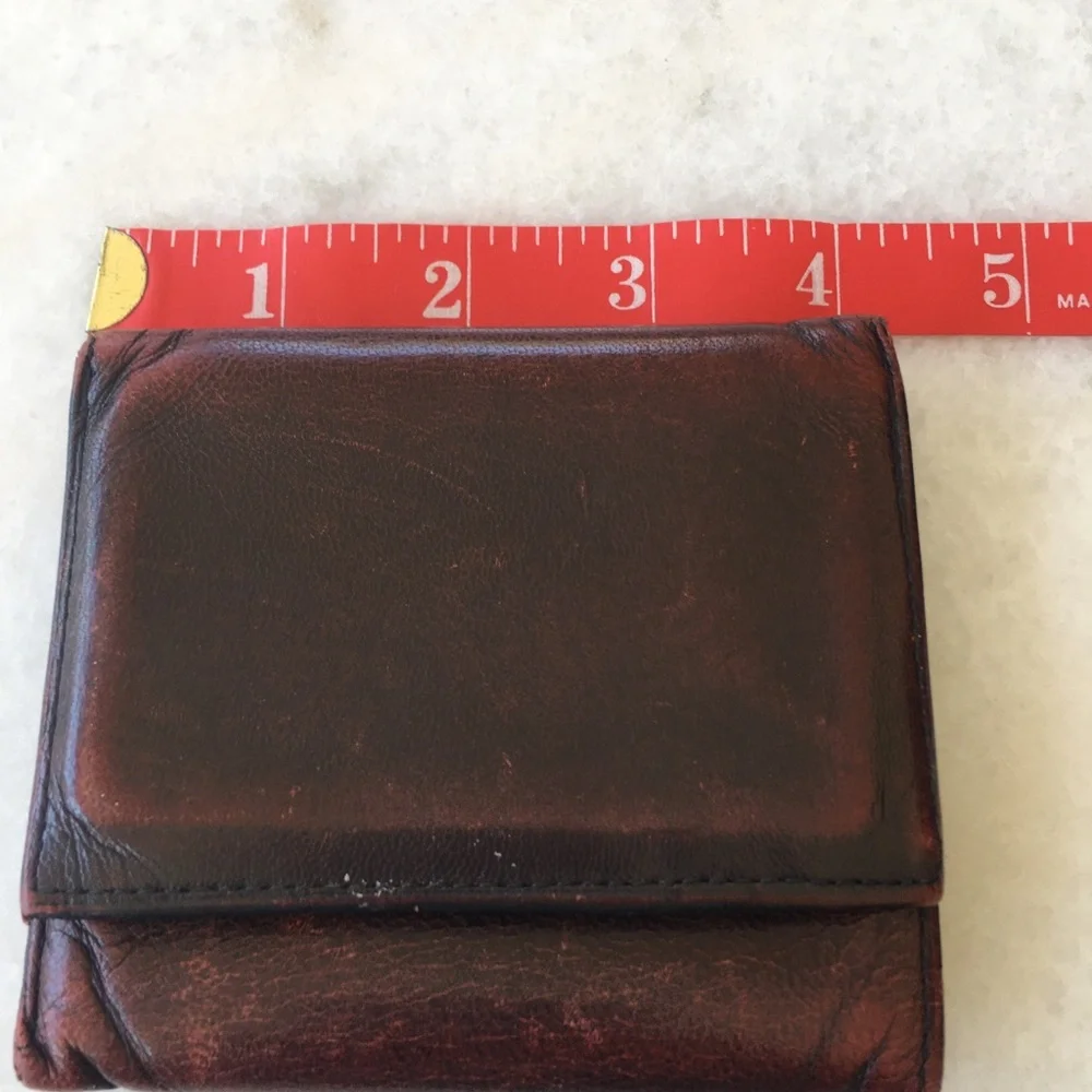 Classic Men's Leather Bifold Wallet - Brown